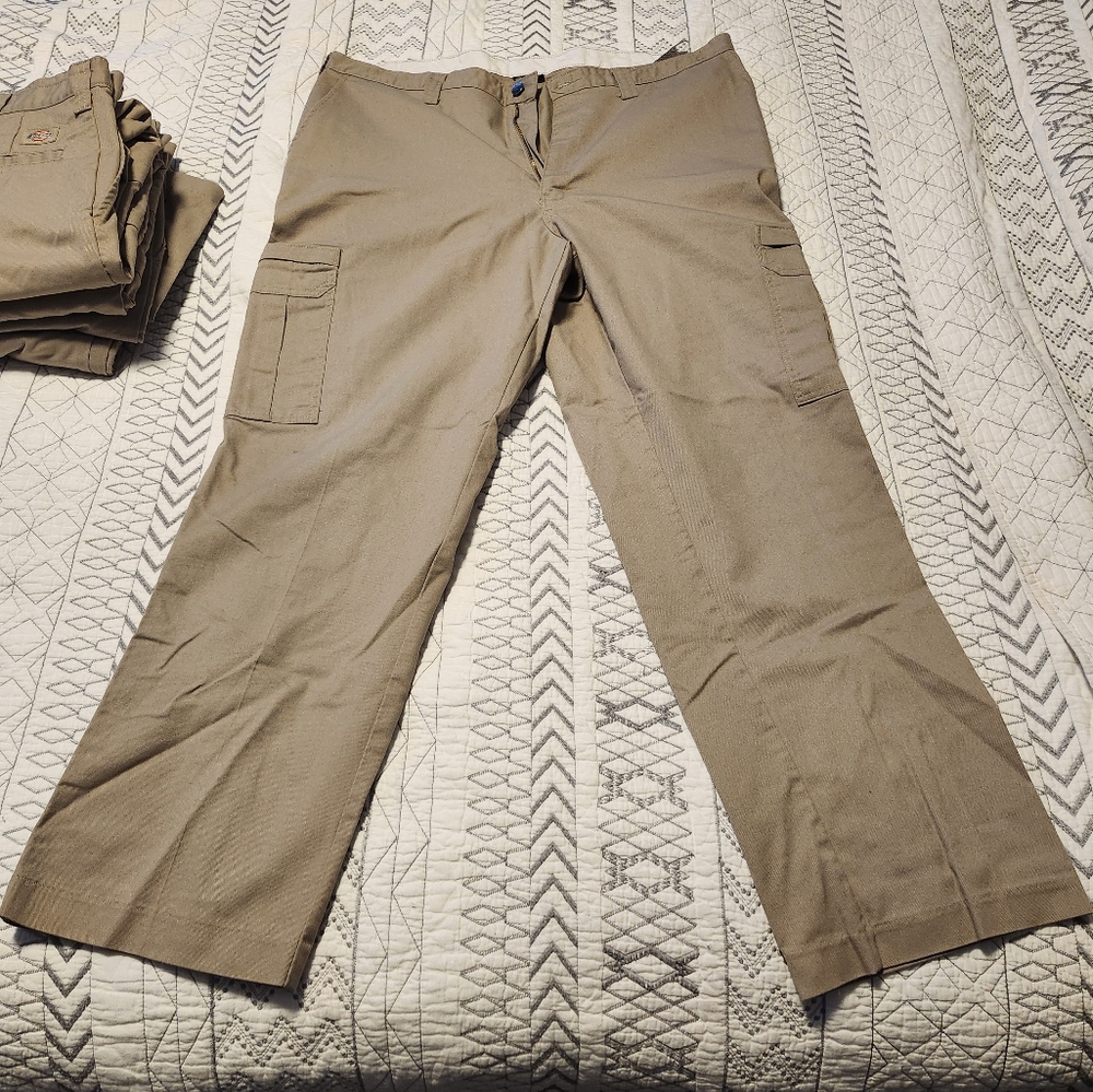 Lot Of Dickies Tan Cargo Pants Straight Leg Durable-Never worn-5 pair- Size40×32